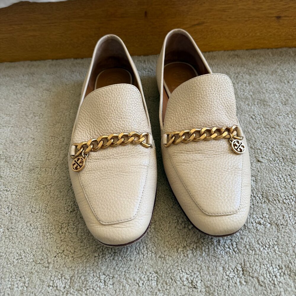 [USED] Beige Tory Burch Loafers with Gold Chain